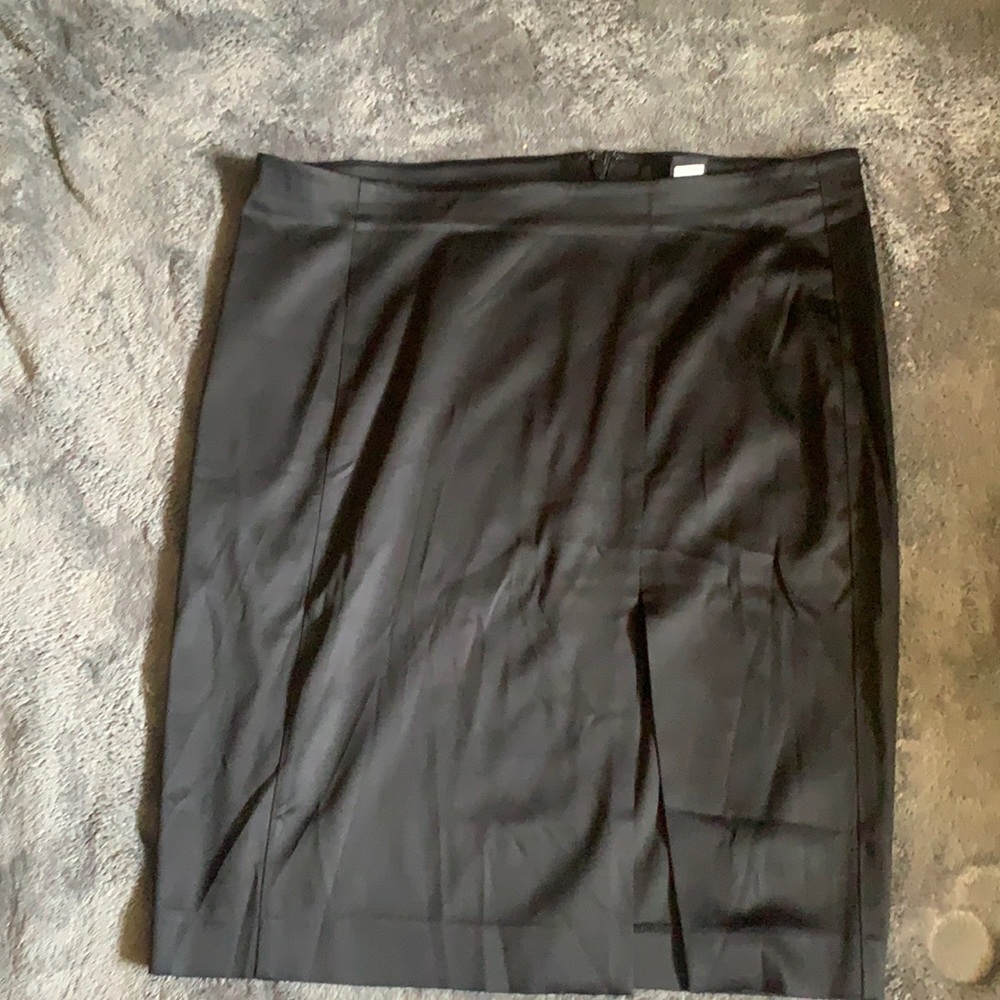 Victoria secret pencil skirt solid black